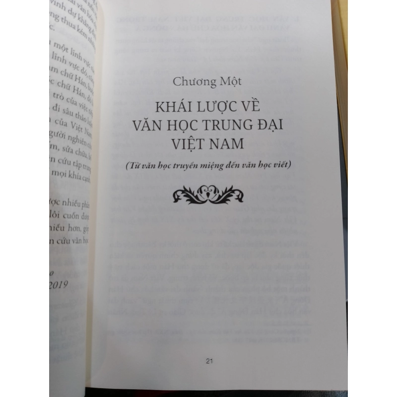  VĂN HỌC TRUNG ĐẠI VIỆT NAM NHÌN TỪ THỂ LOẠI TIỂU THUYẾT TRUYỀN KỲ CHỮ HÁN  530280