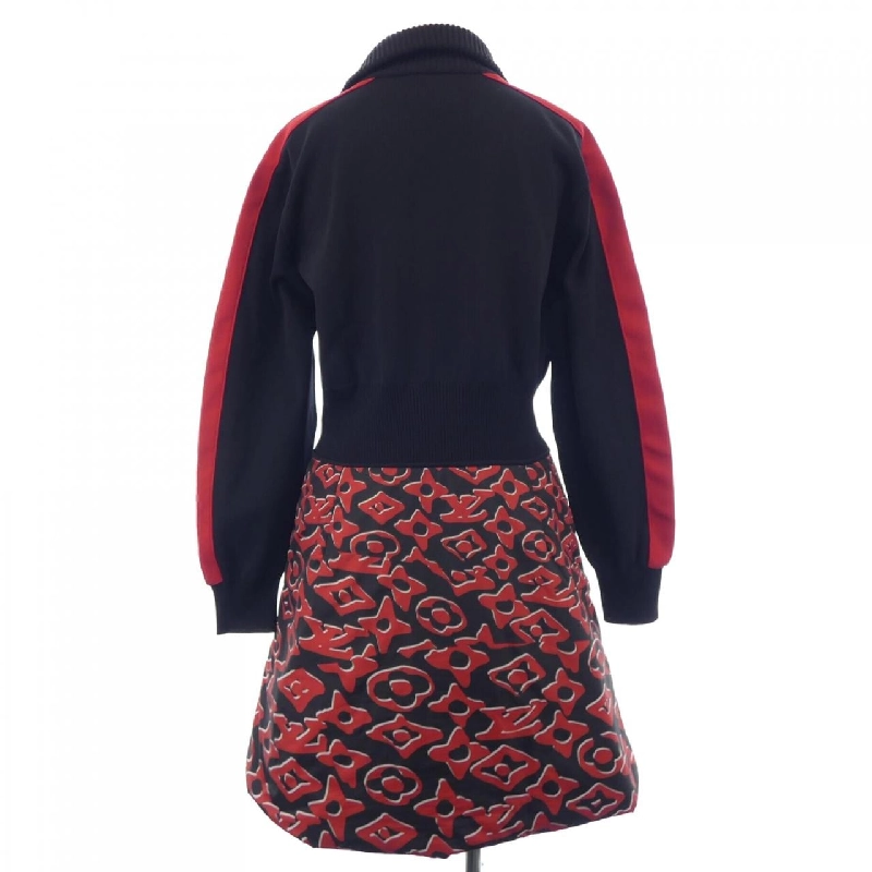 Đầm ba lớp bằng kim loại LOUIS VUITTON FKKD02ZIS URS FISCHER 647557