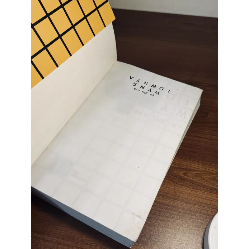 Văn mới 5 năm Đầu thế kỷ - Nhiều tác giả (Bìa mềm) 929696