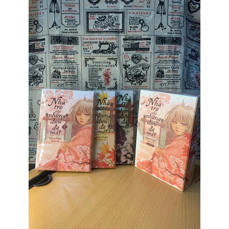 Truyện Manga - Boxset Nhà Trọ của Những Điều Đã Mất, Mới 99%, tặng kèm Bookmark, Postcard 297609