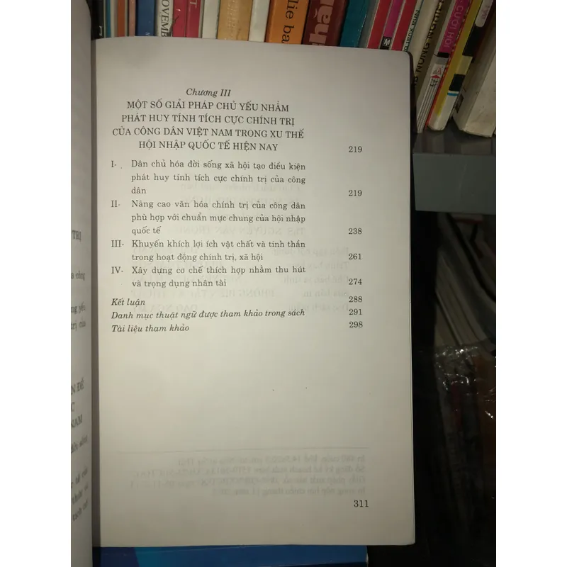 Tính tích cực chính trị của công dân Việt Nam trong xu thế hội nhập quốc tế hiện nay 704323