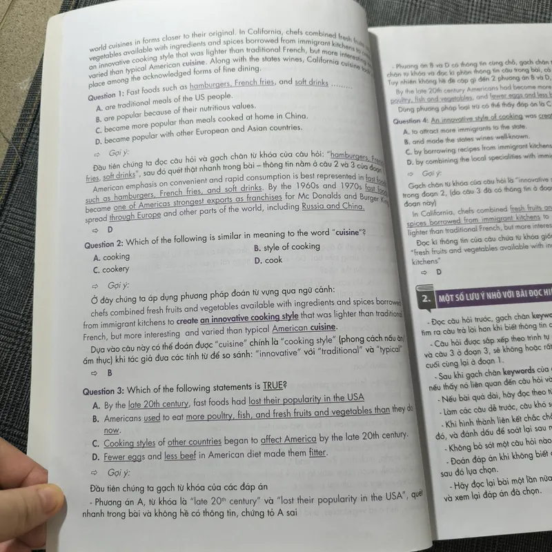 Tự học đột phá Chuyên Đề Đọc Hiểu Tiếng Anh - Hoàng Đào (chủ biên) - Giá bìa 139k 697703