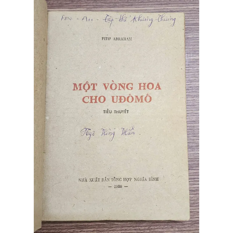 Tiểu thuyết của Peter Abraham: MỘT VÒNG HOA CHO UDOMO 776844
