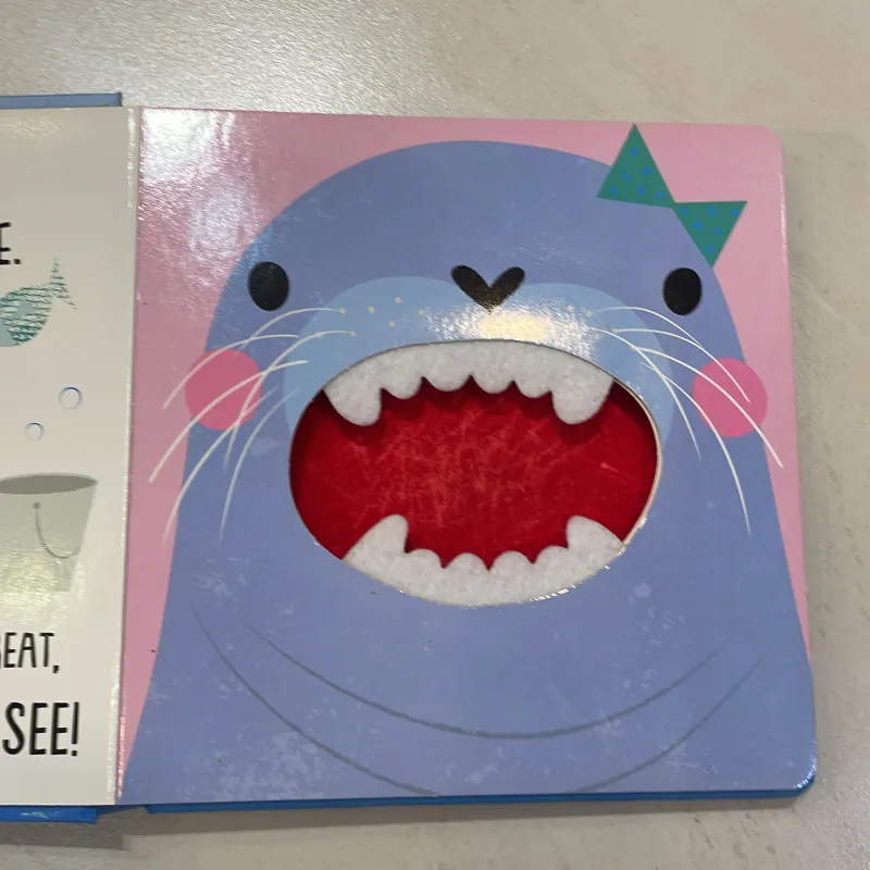 NGOẠI VĂN tiếng anh trẻ em : Never Feed a Shark ! - sách bìa cứng dày đẹp - tương tác  1027550