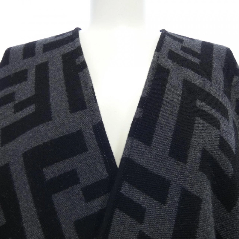 【Mã giảm giá】FENDI Cape 640033