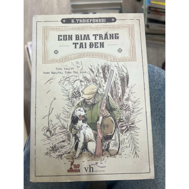 Con Bim trắng tai đen 352514