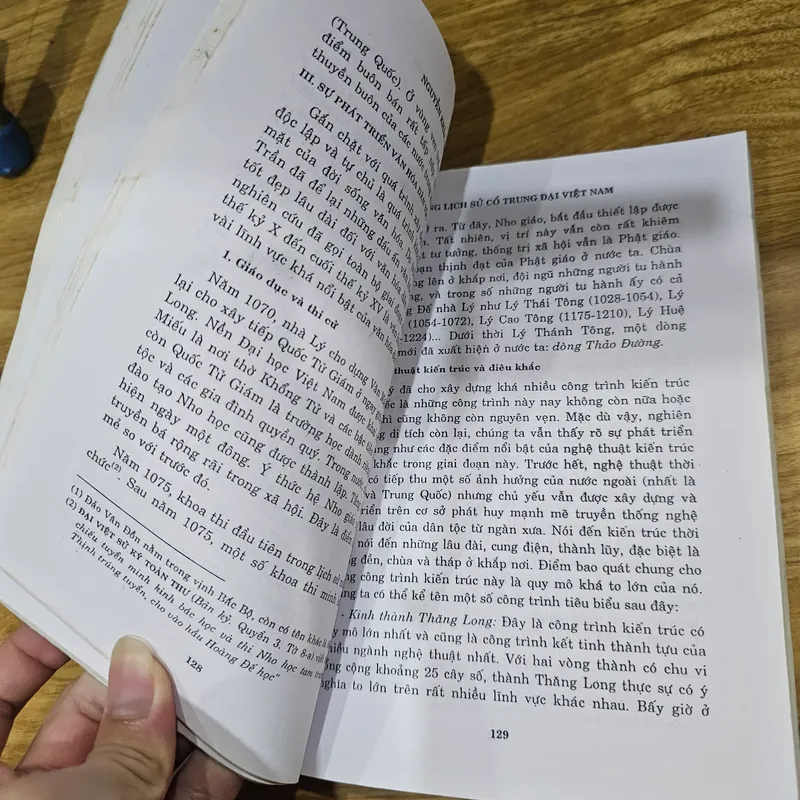 Lịch sử cổ trung đại Việt Nam (sách photo)
 688292