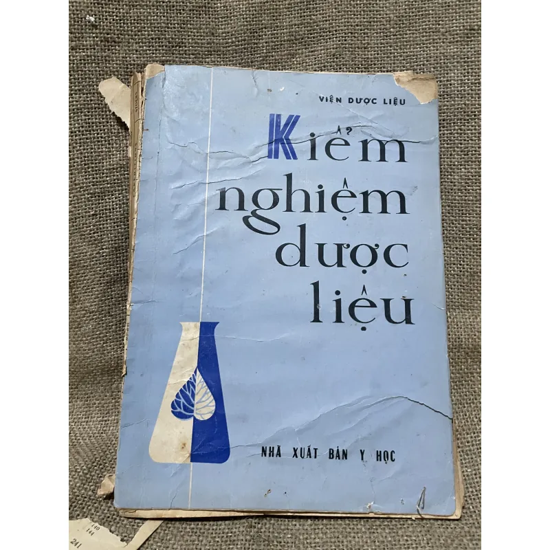 Kiểm nghiệm dược liệu - sách y khổ lớn  971449