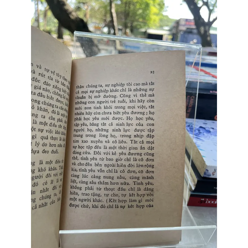 THƯ GỬI NGƯỜI THI SĨ TRẺ TUỔI-HOÀNG THU UYÊN 713232