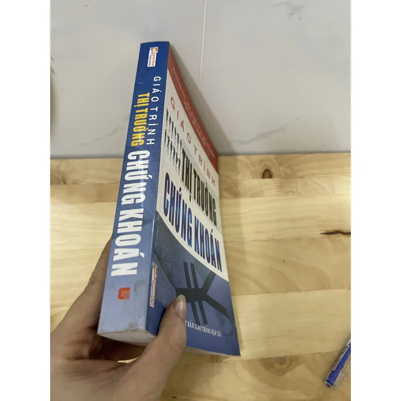 Giáo trình thi trường chứng khoáng 790688