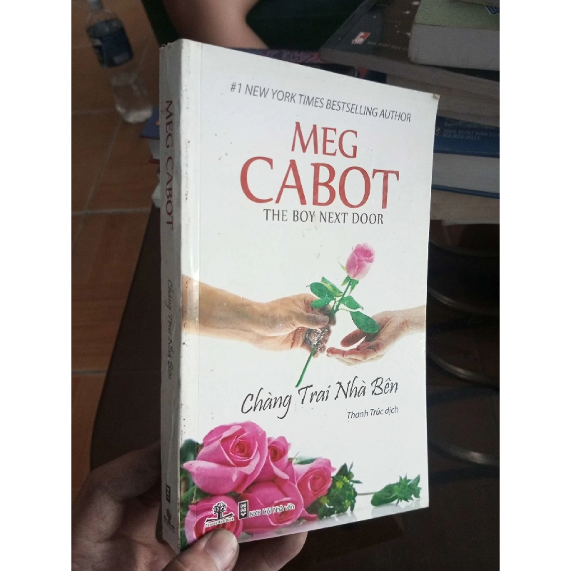 (Sách cũ SCGR) Chàng trai nhà bên - Cabot 2012 VAVO-A0 Blogmeo090426 1016755