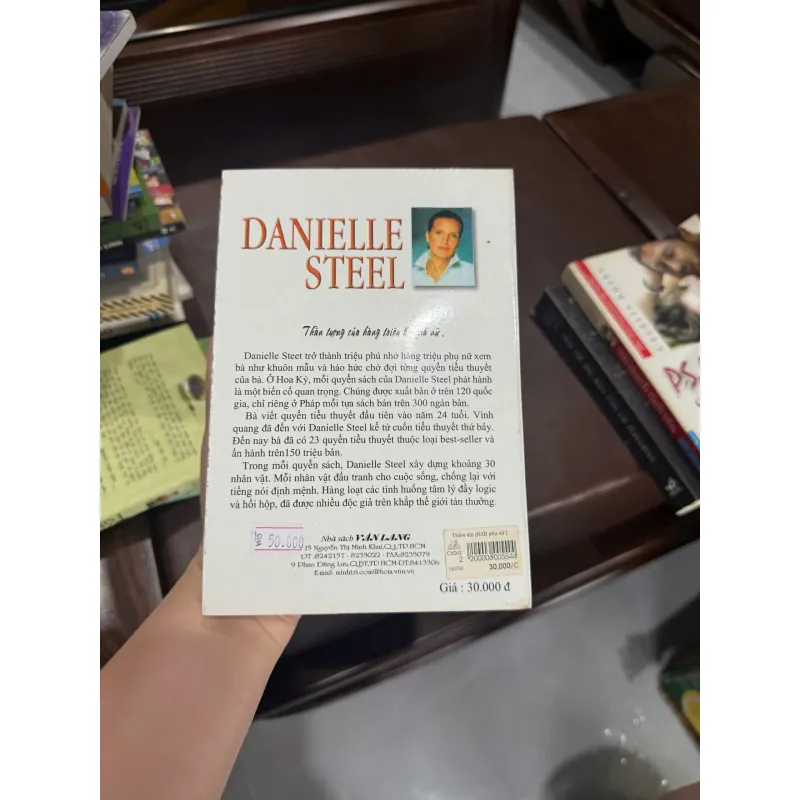 Thầm Kín – Danielle Steel | Tiểu Thuyết Tình Cảm Kinh Điển Bán Chạy - K4 1018056