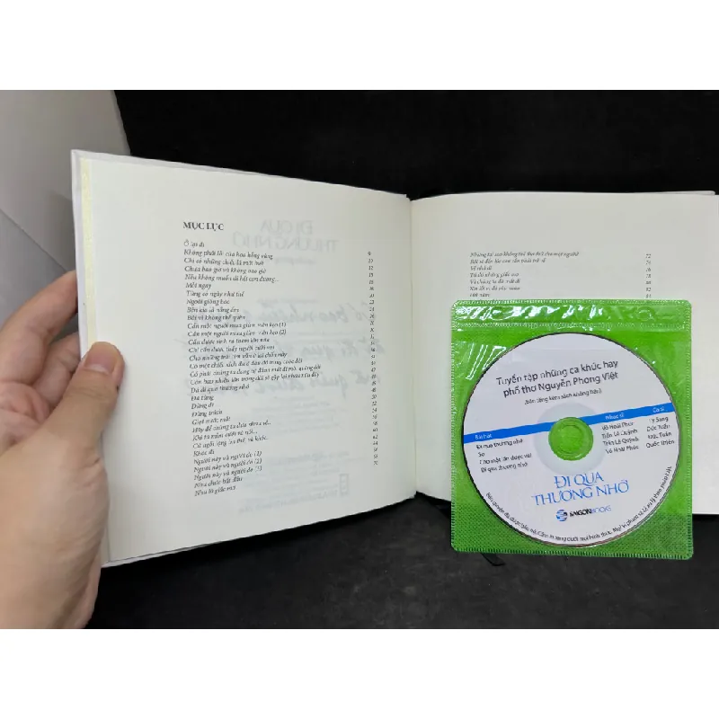 Đi Qua Thương Nhớ (Bìa Cứng + Cd), Nguyễn Phong Việt, Mới 90% SBM270325 425681