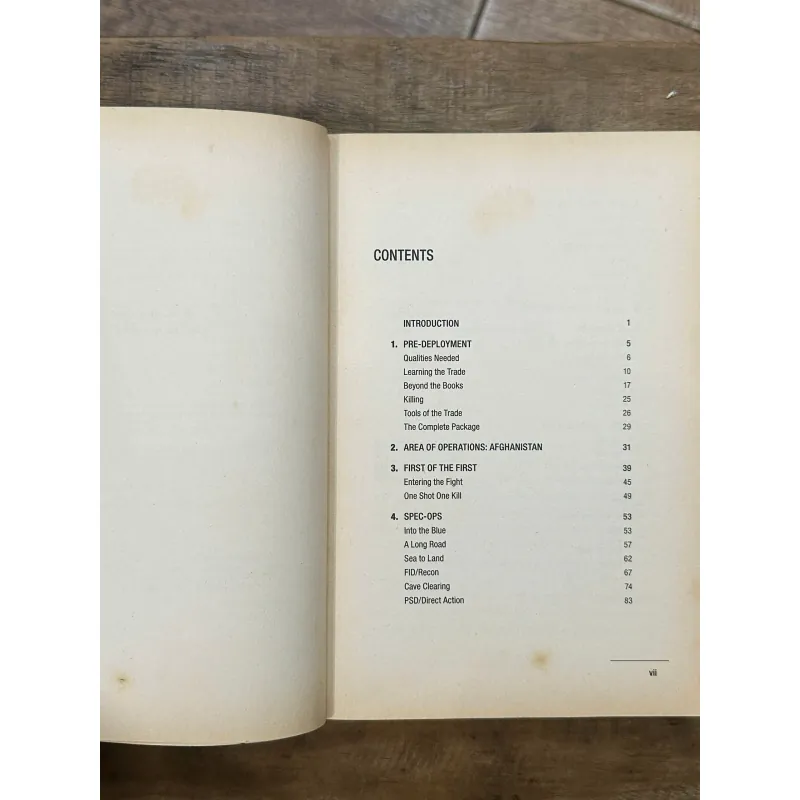 Hunters: U.S. Snipers in the War on Terror - Milo S. Afong 731968
