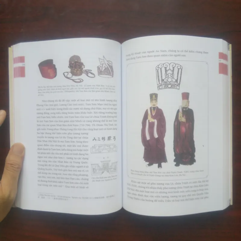 [Sách Màu] Ngàn Năm Áo Mũ - Lịch Sử Trang Phục Việt Nam (Trần Quang Đức) 907607