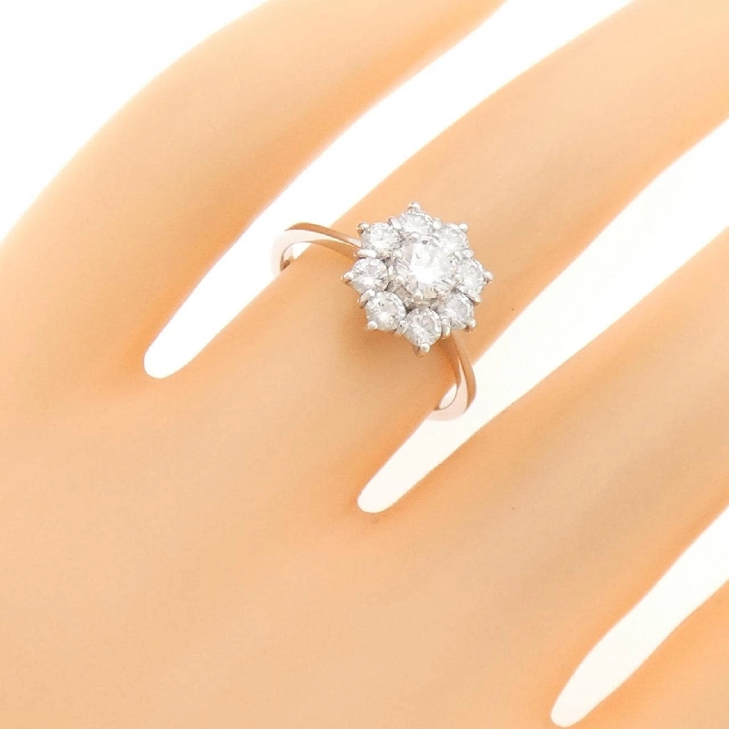 Nhẫn kim cương 750WG hoa 672065