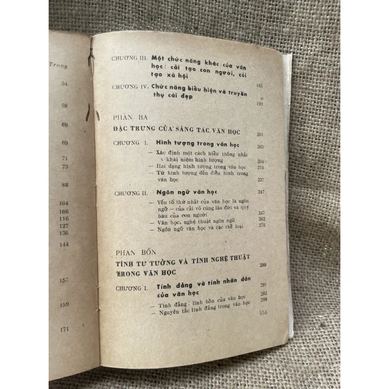 Văn học- cuộc sống -nhà văn - 550 trang  993706