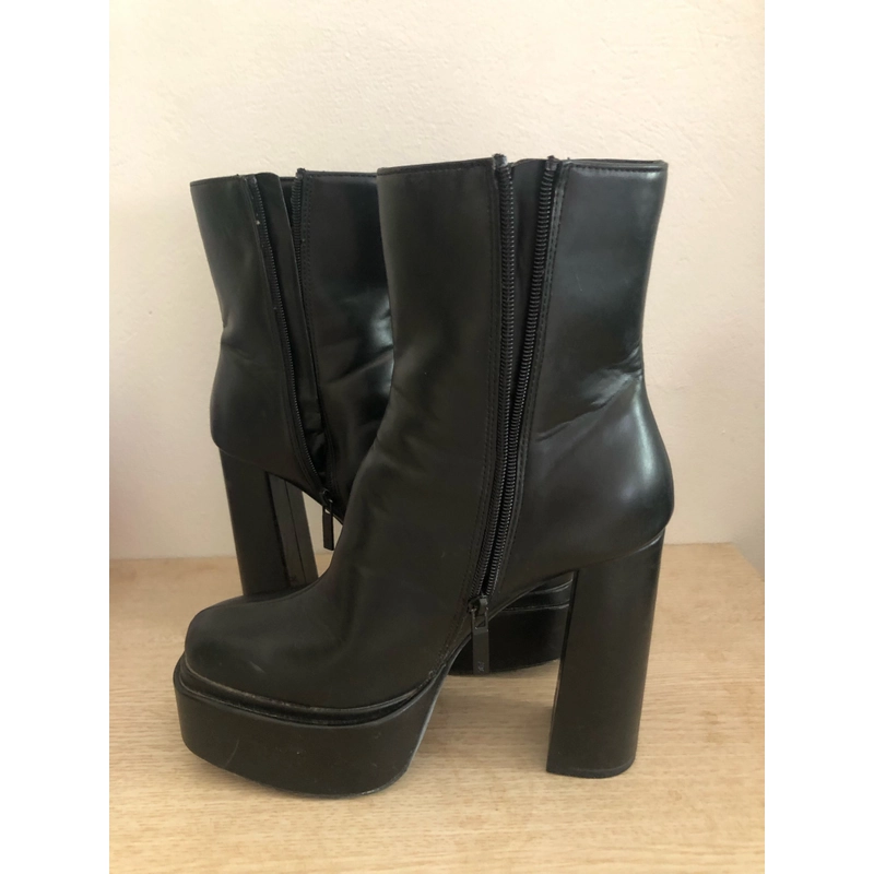 Bốt Zara Size 37 320633