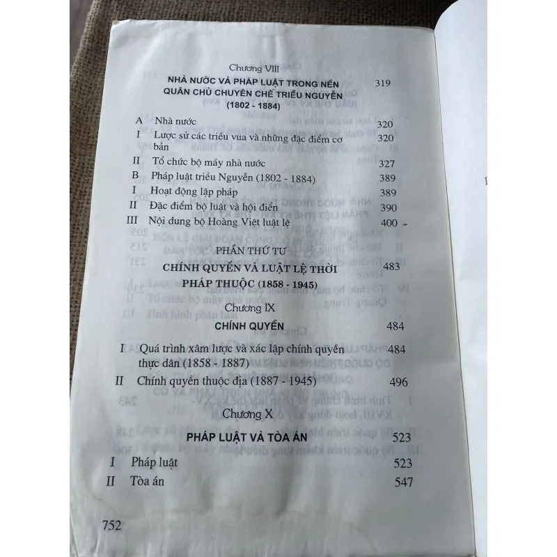 Lịch sử nhà nước và pháp luật Việt Nam , khổ lớn,  795814