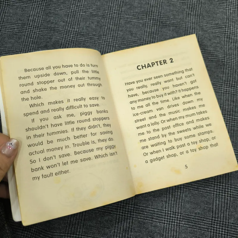 Daisy and the Trouble With Piggy Banks - Kes Gray 791378