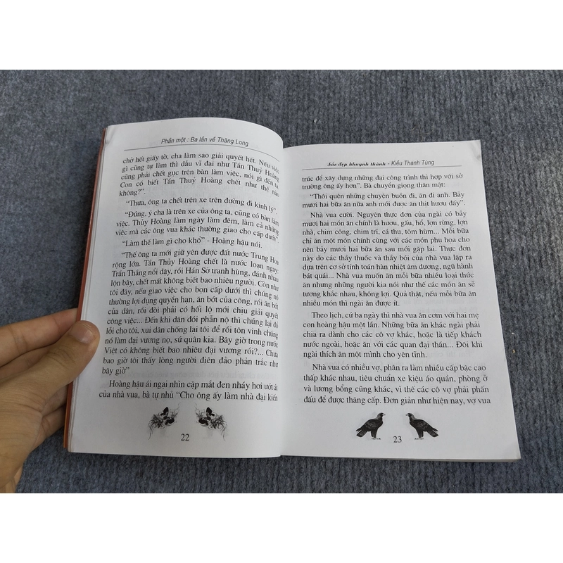 SẮC ĐẸP KHUYNH THÀNH (TRẦN THỊ) PHẦN I: BA LẦN VỀ THĂNG LONG - KIỀU THANH TÙNG 548176