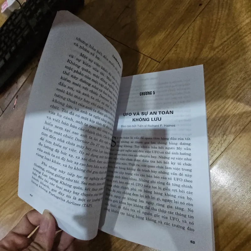 Bí mật UFO Giá 35k 611699