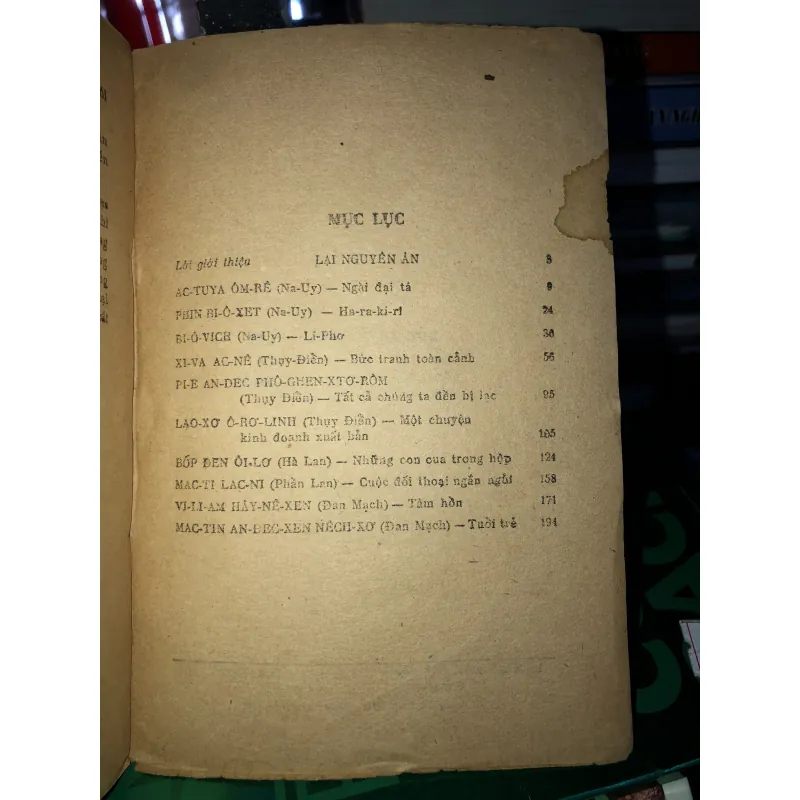 Bức tranh toàn cảnh  784604