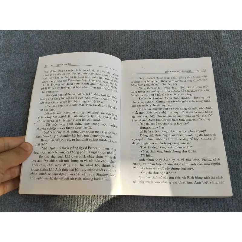 BẦY THÚ TRƯỚC BẢNG ĐEN - EVAN HUNTER 574307