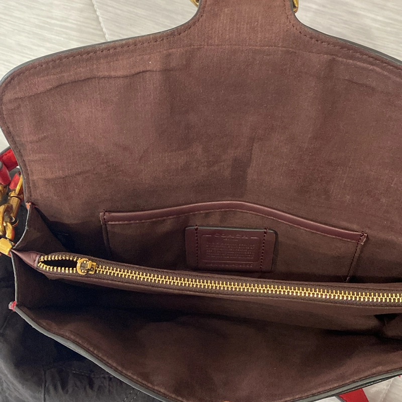 Túi Coach dòng Tabby đỏ (đeo vai, đeo chéo) 525517