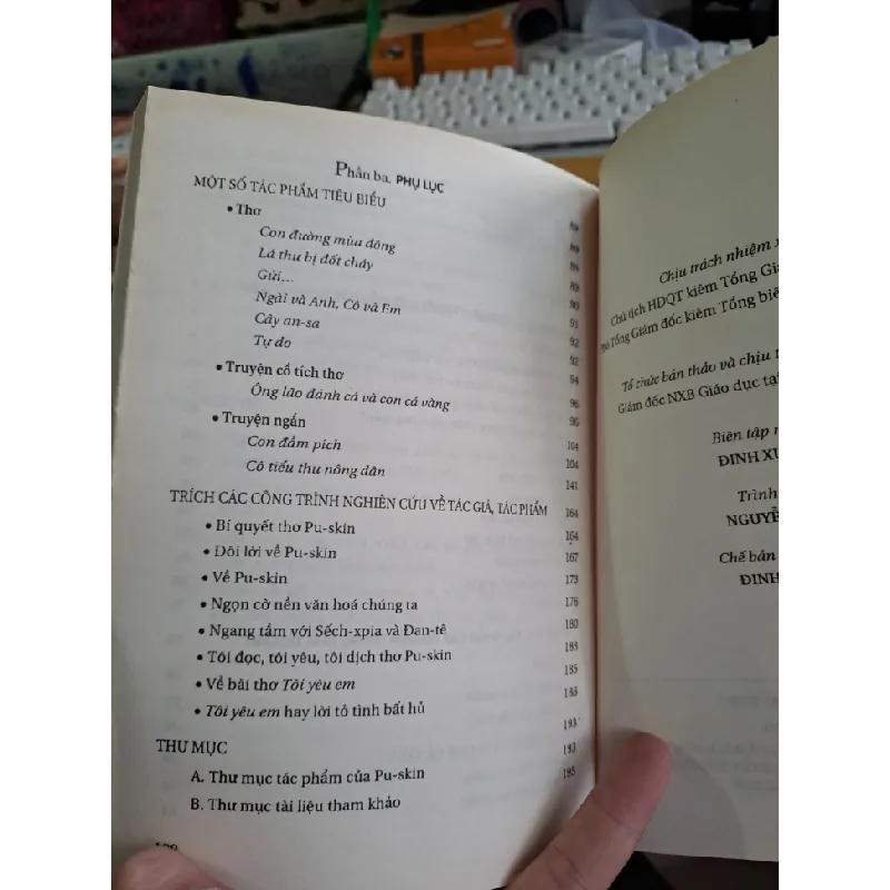 A-Lếch-xan-đrơ pu-skin và tôi yêu em mới 80% ố 2008 Hà Thị Hòa Văn học nước ngoài VAVO1709 560214