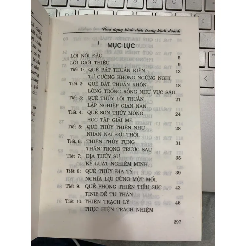 ỨNG DỤNG KINH DỊCH TRONG KINH DOANH - NGUYỄN NGUYÊN QUÂN & HỒNG KHÁNH (BIÊN DỊCH) 776755