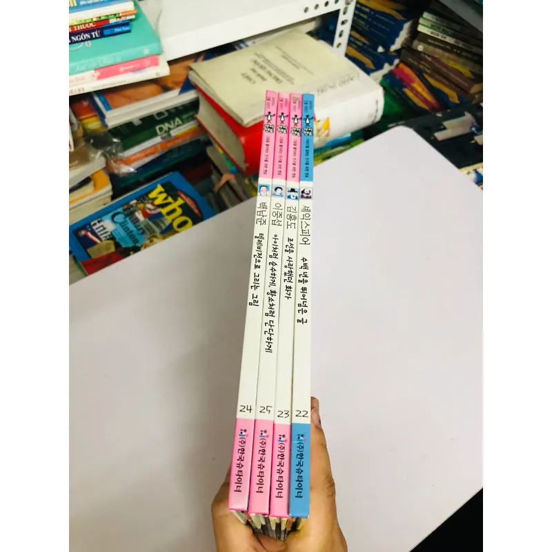 5. 📚 4 CUỐN SÁCH TRUYỆN TRANH TIẾNG HÀN QUỐC CHO TRẺ EM 557109