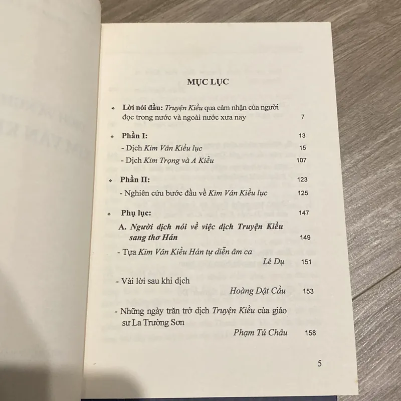 DỊCH VÀ NGHIÊN CỨU KIM VÂN KIỀU LỤC 699289