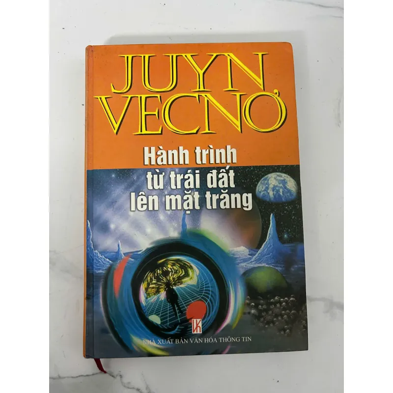 Hành trình từ Trái Đất lên Mặt Trăng - Jules Verne 781142