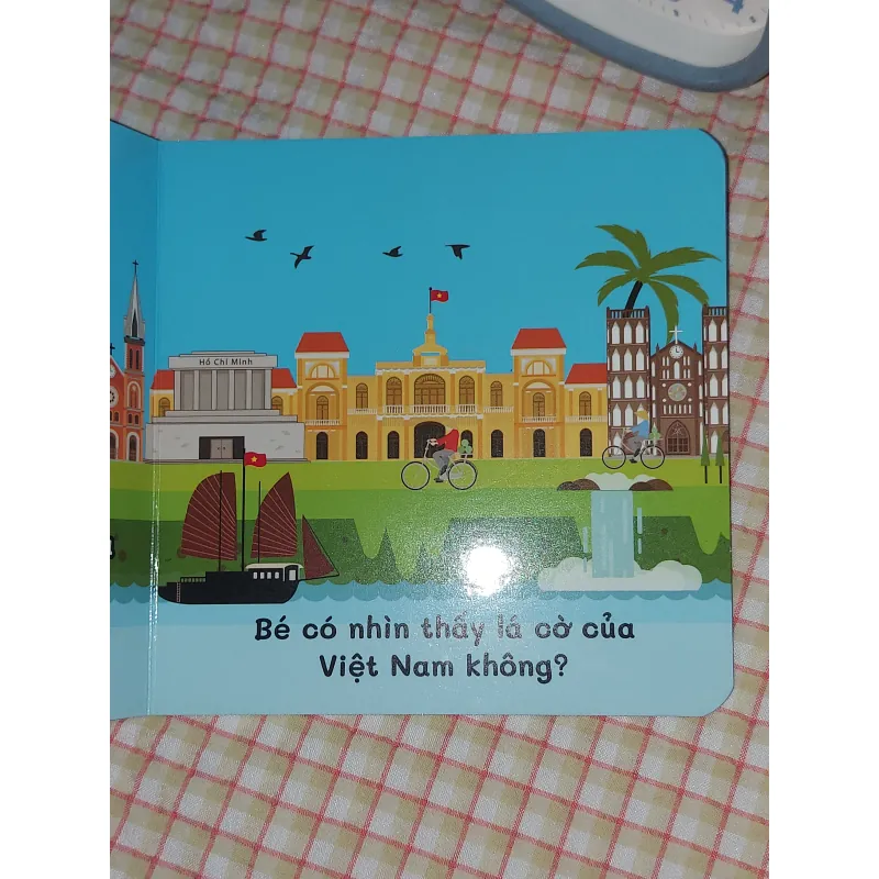 Sách gỗ  ĐỐ BÉ Ở SAU LÀ GÌ?  - chủ đề: TRANG PHỤC 📖 song ngữ Anh - Việt 🔤 713406