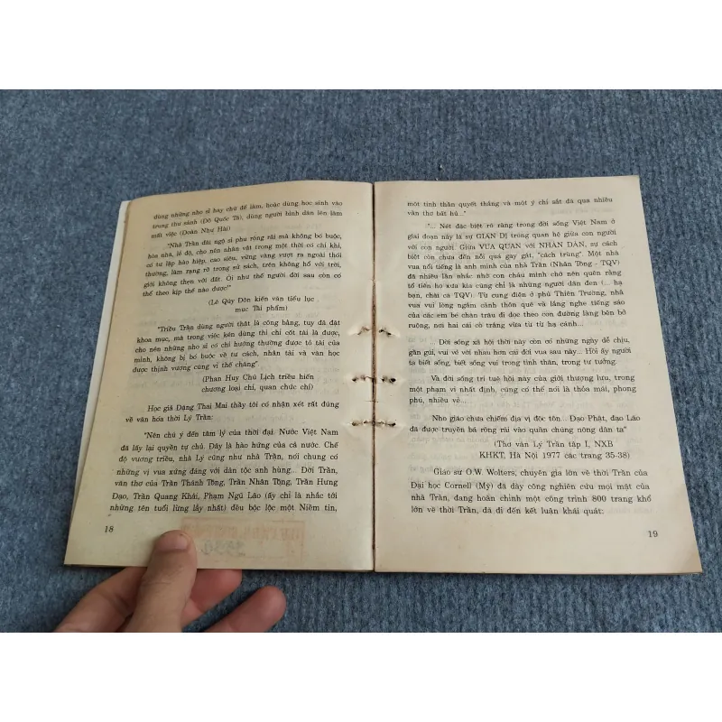 TRẦN THỦ ĐỘ CON NGƯỜI VÀ SỰ NGHIỆP 701911