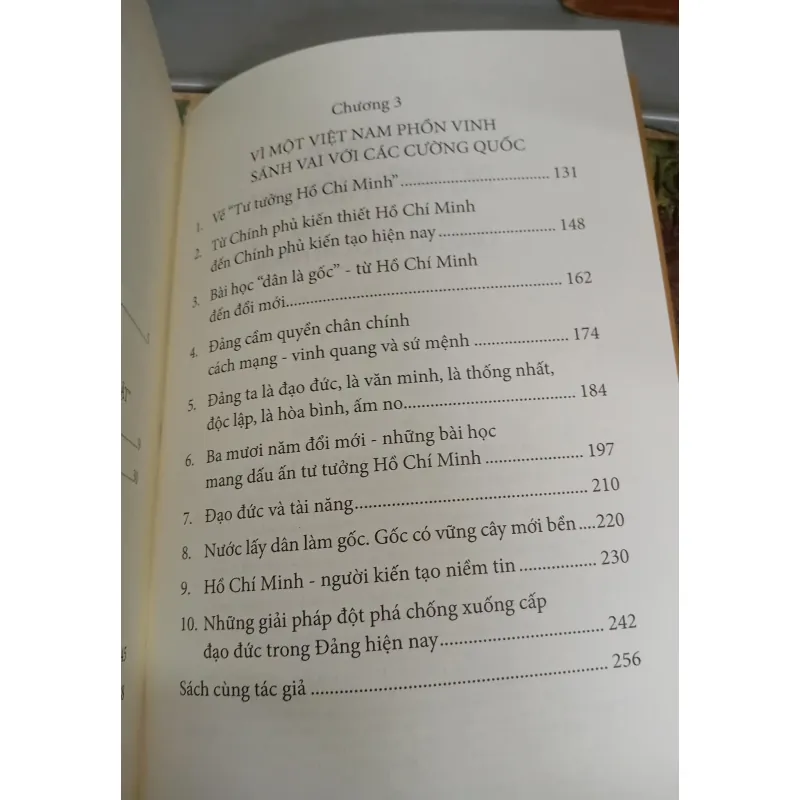 SÁCH XÂY DỰNG ĐẤT NƯỚC PHỒN VINH THEO DI CHÚC CỦA CHỦ TỊCH HỒ CHÍ MINH 700692