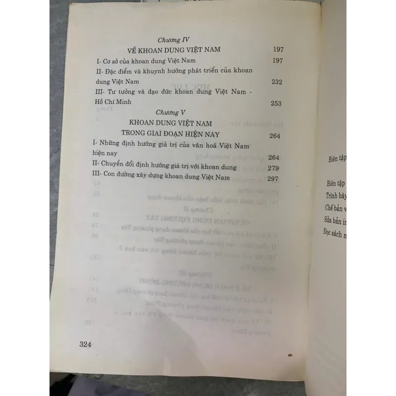 BÀN VỀ KHOAN DUNG TRONG VĂN HÓA - HUỲNH KHÁI VINH & NGUYỄN THANH TUẤN 736956