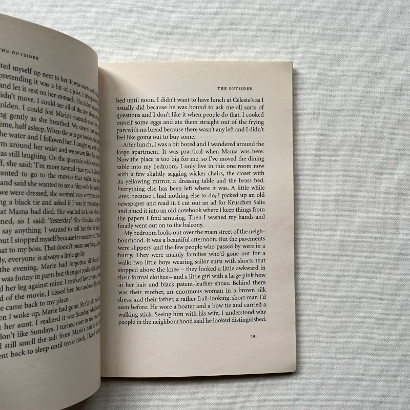 The Outsider - Albert Camus 992633