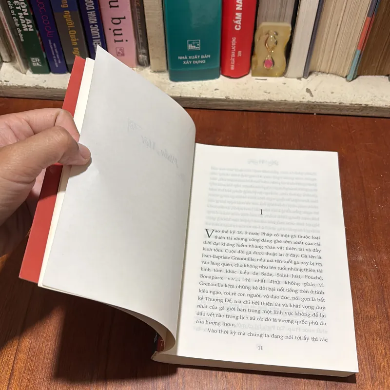 II Tiểu Thuyết: Mùi Hương, Chuyện Một Kẻ Giết Người - PATRICK SUSKIND - Lê Chu Cầu (Dịch) 795582