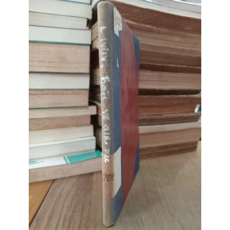 Bàn về giáo dục - V. I. Lê-nin 786535