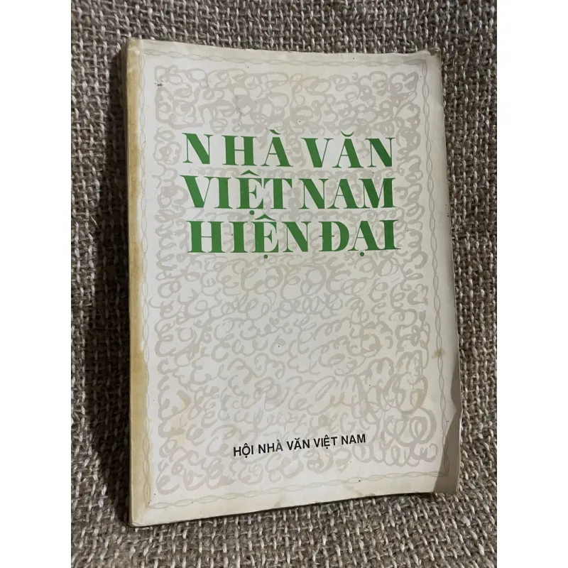 Nhà văn Việt Nam hiện đại 1024517