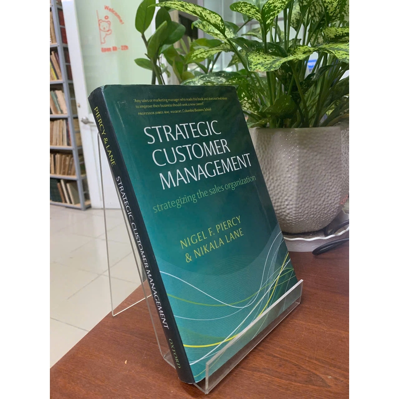 STRATEGIC CUSTOMER MANAGEMENT - PIERCY & LANE 531835