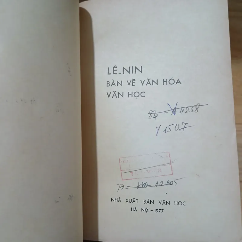 Lê-Nin Bàn Về Văn Hóa Văn Học (Xb 1977) 573436