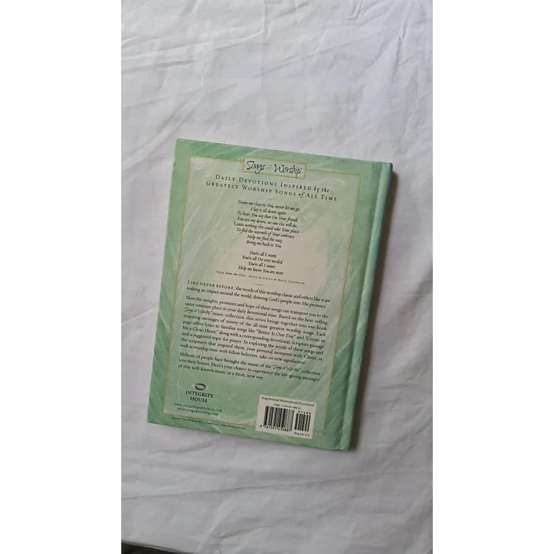 Songs4Worship
Draw Me Close to You: Daily Devotionals from the Greatest Praise  734270