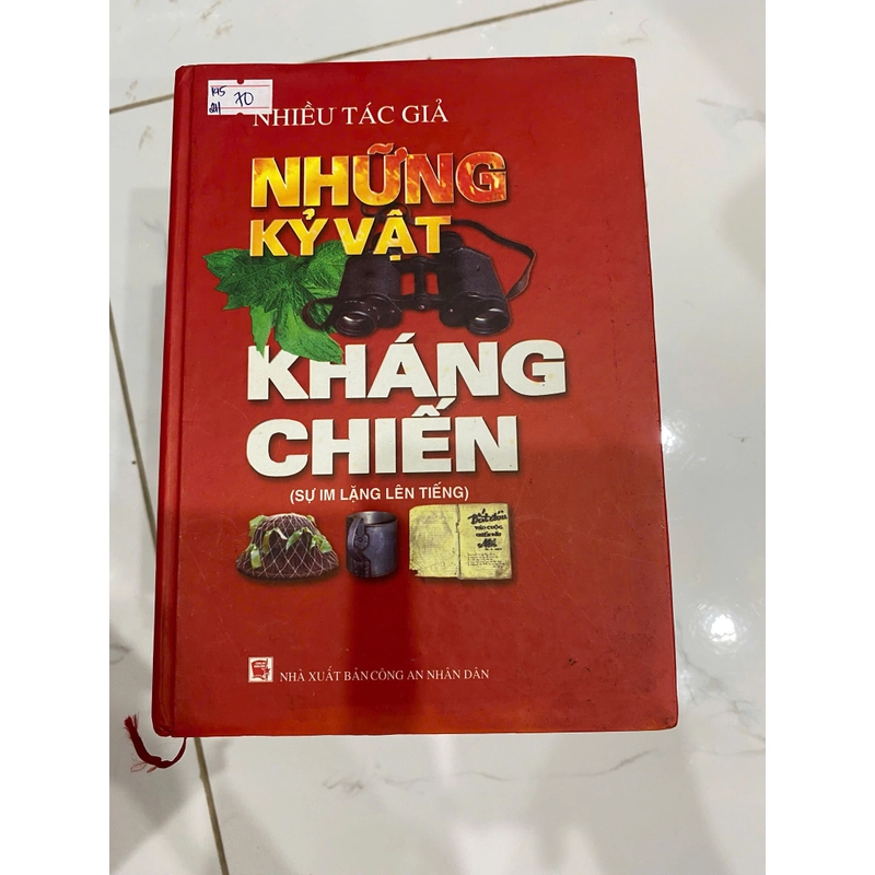 Sách Những kỉ vật kháng chiến 521641