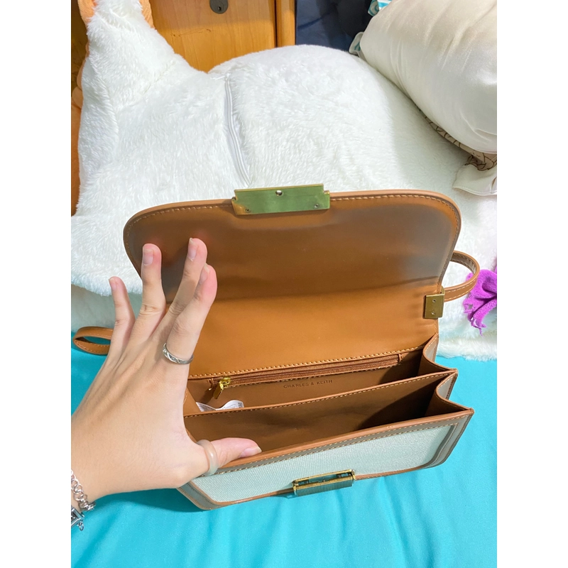 Túi Charles & Keith đeo chéo 20cm 461788