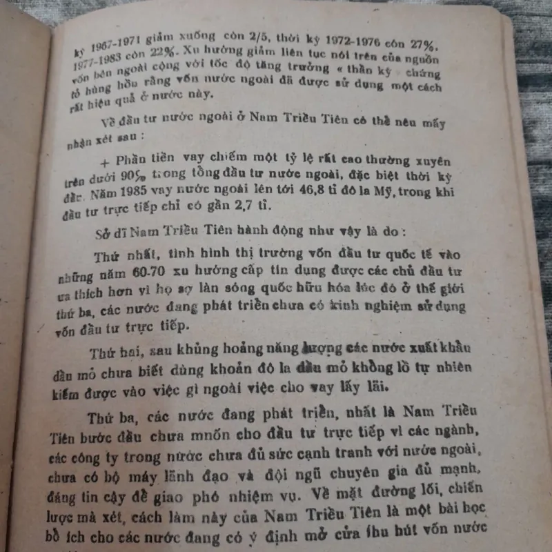 Giáo trình QUAN HỆ KINH TẾ QUỐC TẾ. Trường KT Đối ngoại HCM in năm 1989 790160