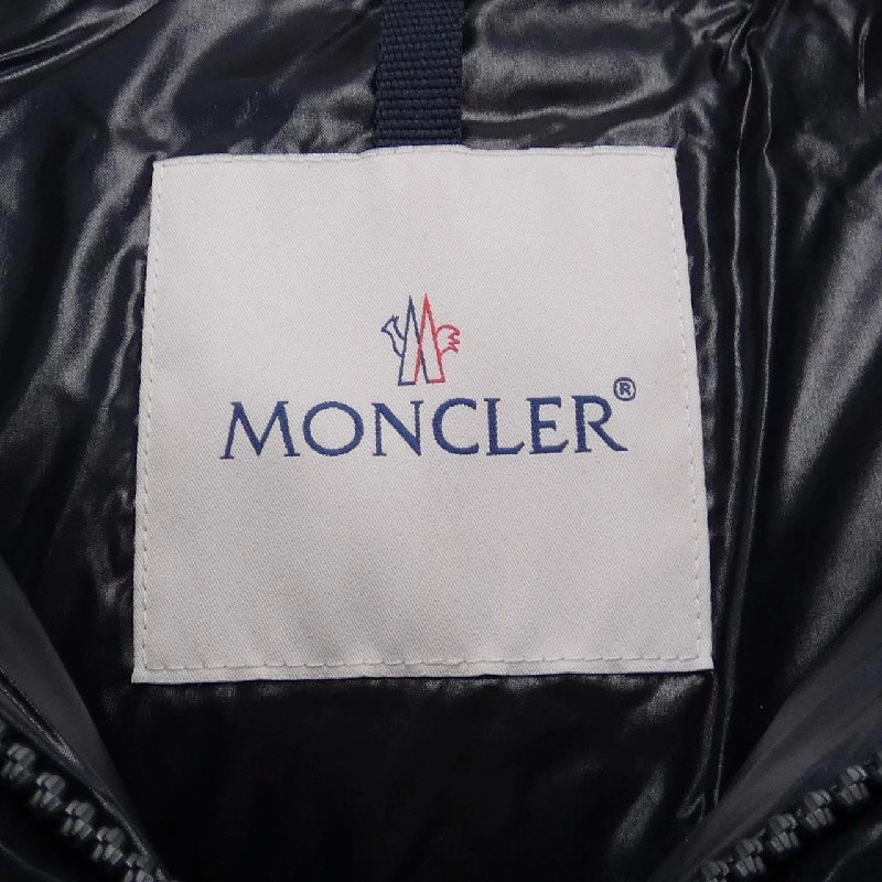 Áo khoác lông vũ MONCLER 640201