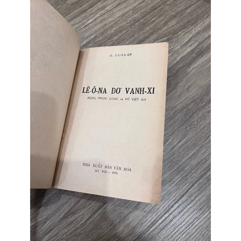 📖 Lê-ô-na đờ Vanh-xi  (bản in năm 1976) 526042